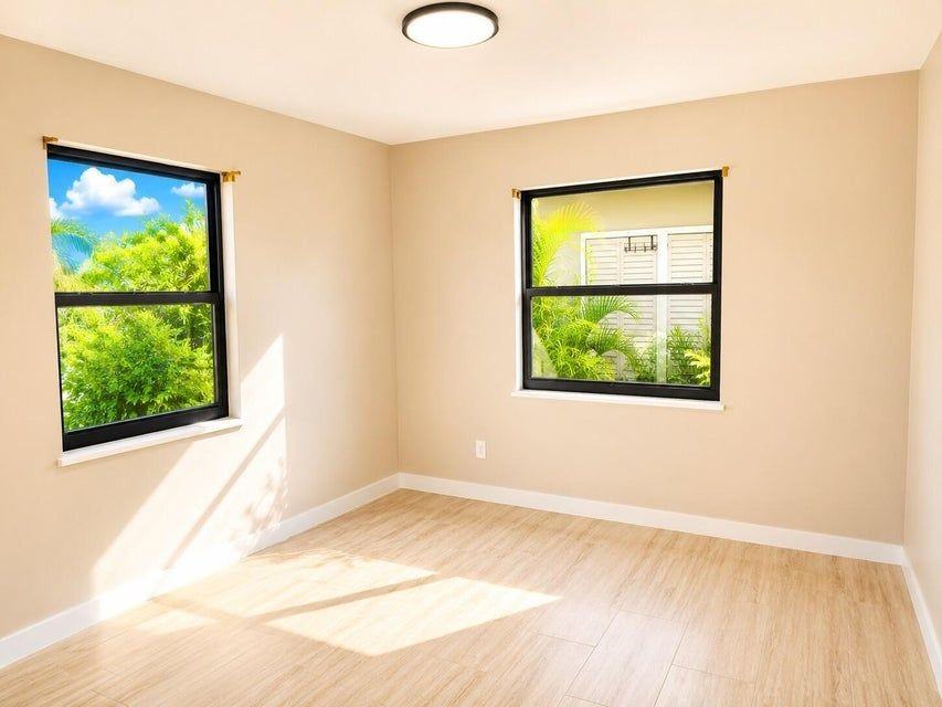 607 Sw 10th St - Photo 4 of 6