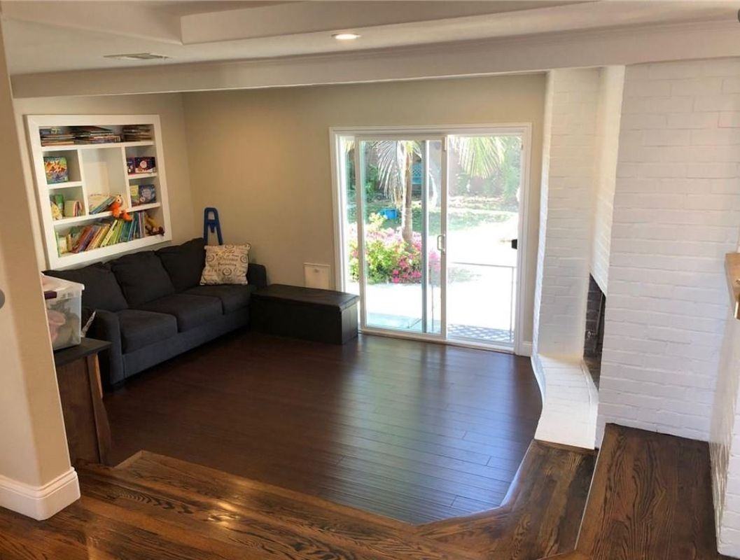 1021 W Acacia Ave - Photo 2 of 11