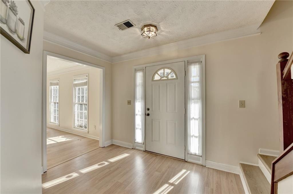 3945 Genoa Ct - Photo 6 of 50