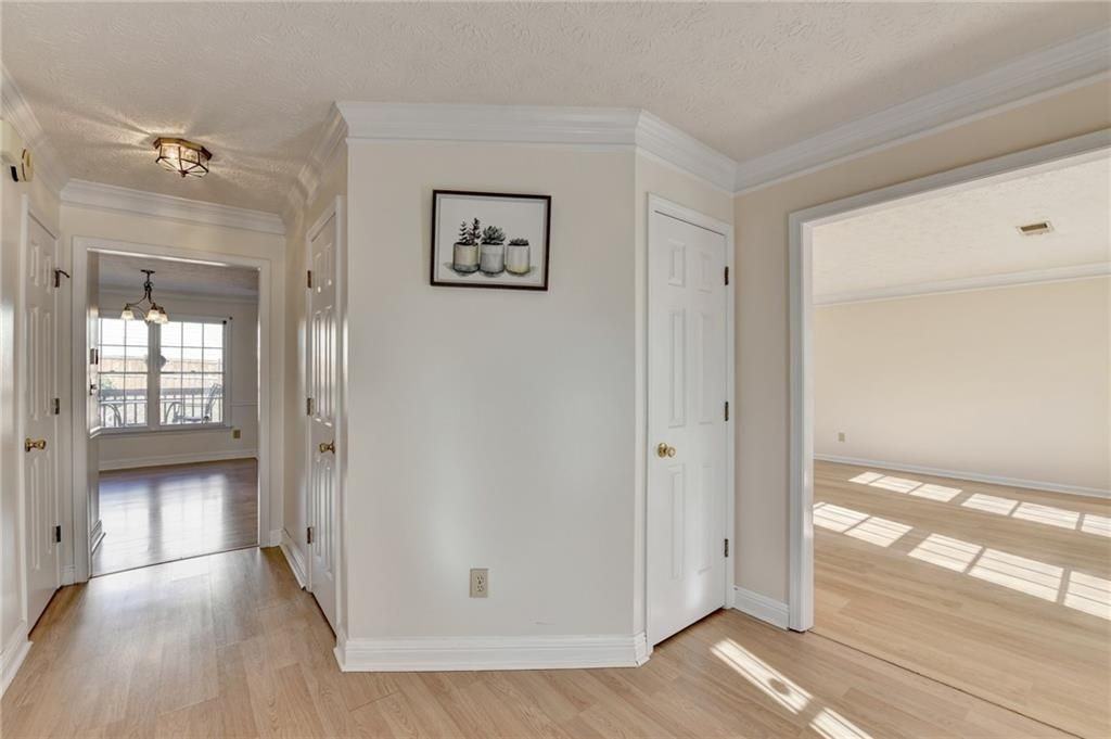 3945 Genoa Ct - Photo 7 of 50