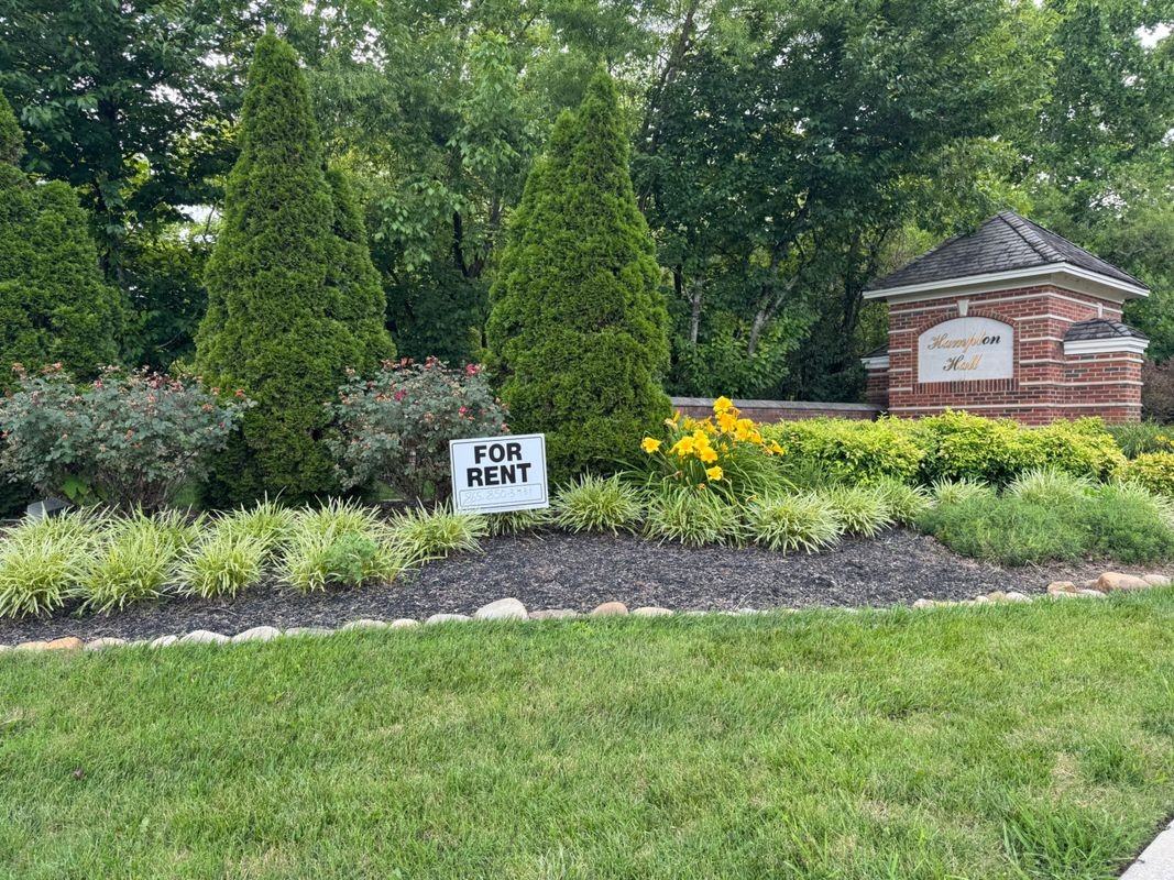 1006 Royal Mew Ct - Photo 2 of 4