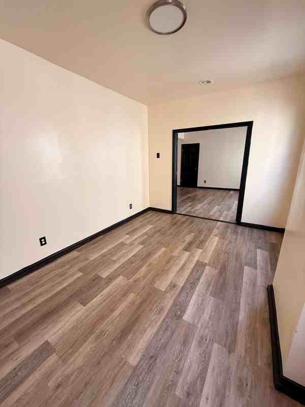 190 Vermont Ave - Photo 4 of 16