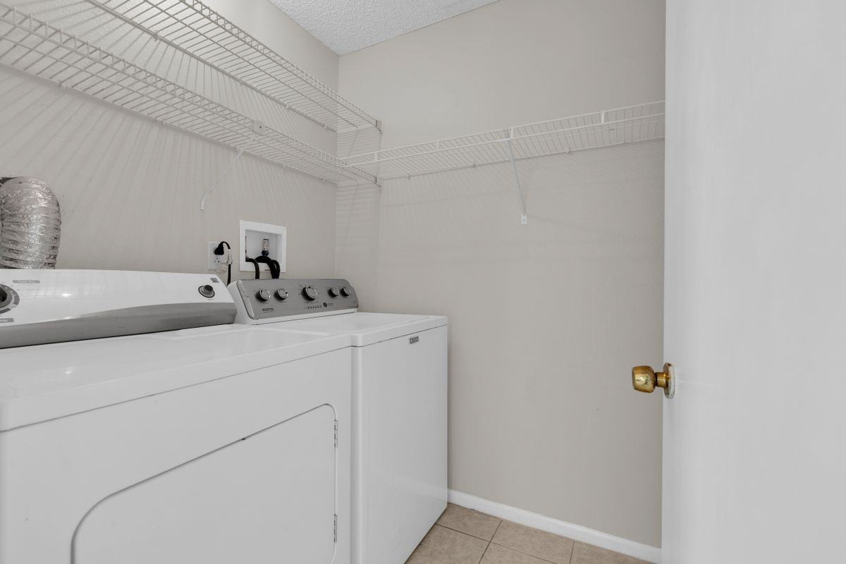 423 Se 24th Ave - Photo 4 of 4