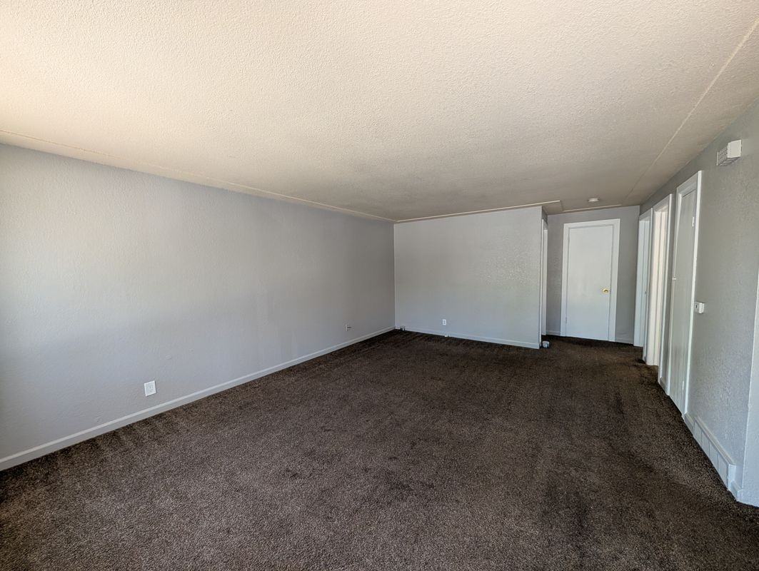 729 Emporia St - Photo 4 of 13