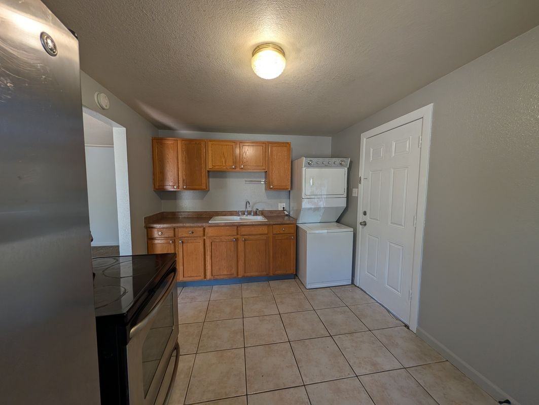729 Emporia St - Photo 6 of 13