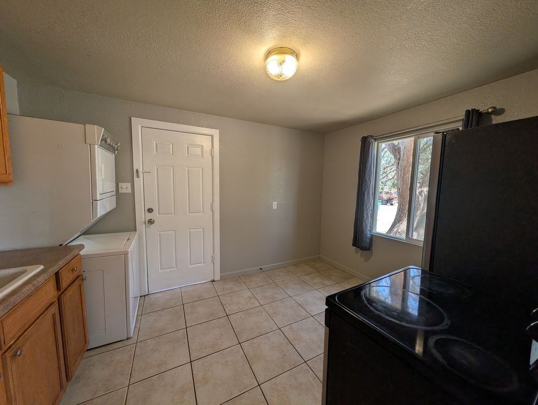 729 Emporia St - Photo 7 of 13