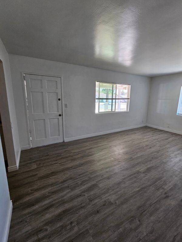 712 E Whittier Ave - Photo 6 of 13