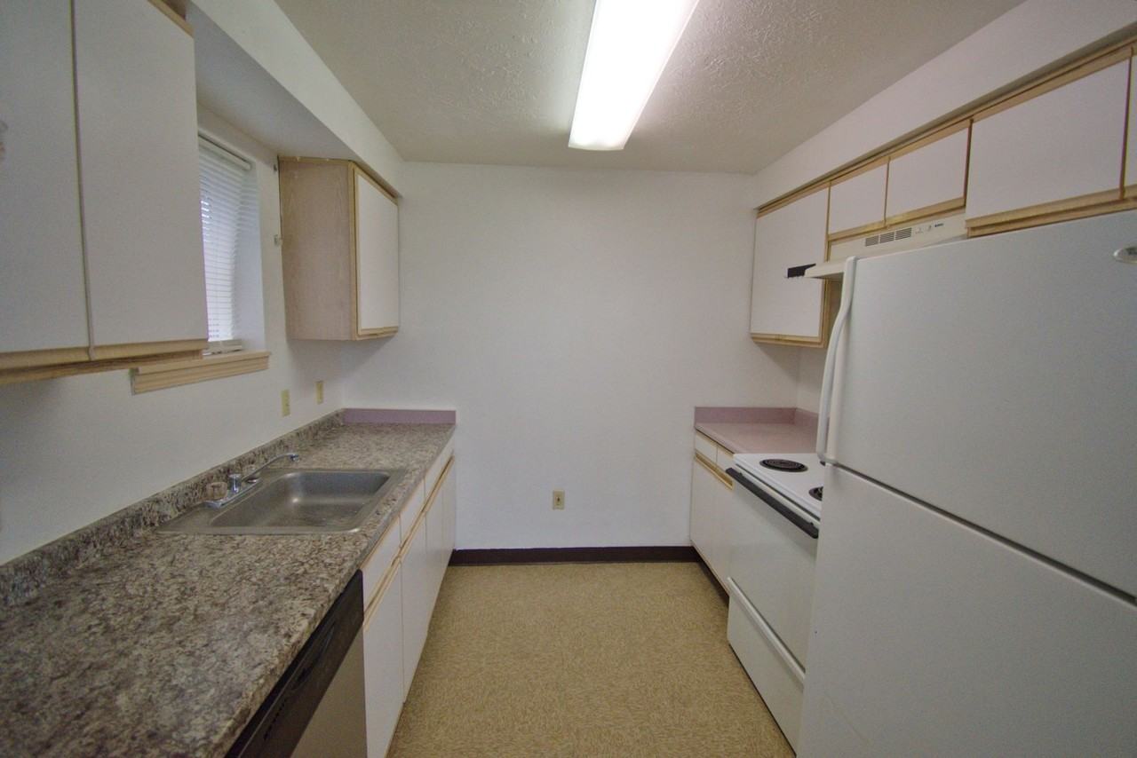 125 E Elmore St - Photo 3 of 12