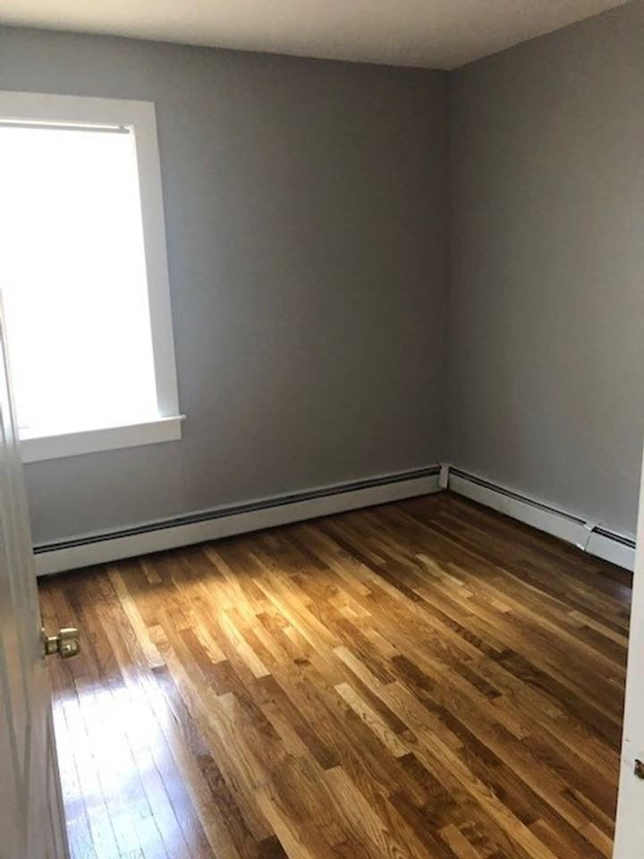 290 Highland St - Photo 6 of 9