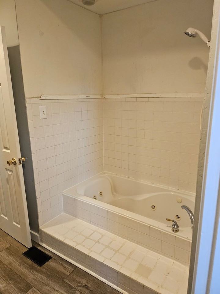 1208 Henning Ave - Photo 2 of 8