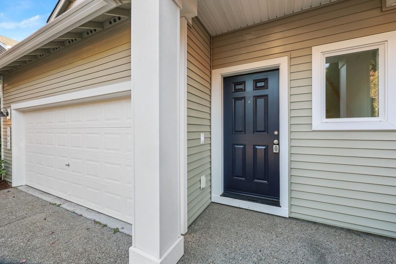 1061 Ebbets Dr Sw - Photo 4 of 40