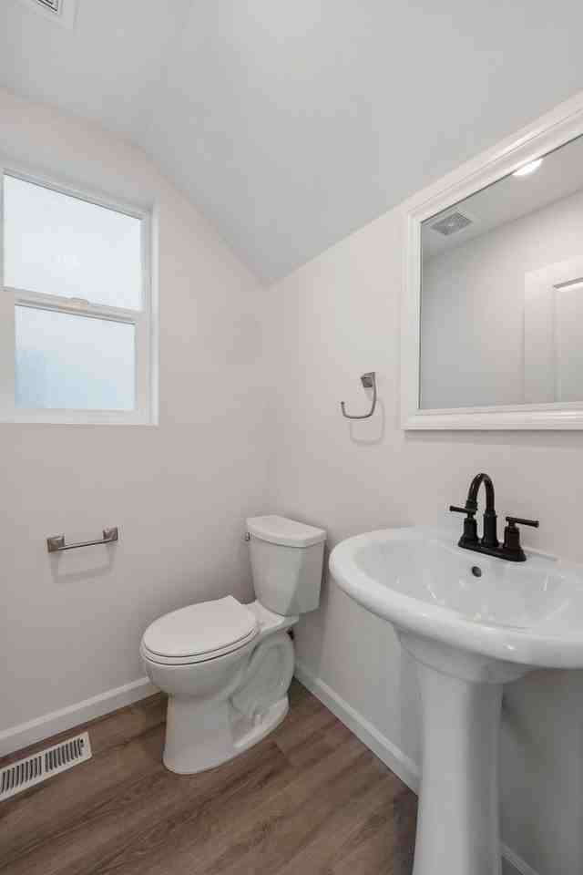 1061 Ebbets Dr Sw - Photo 7 of 40