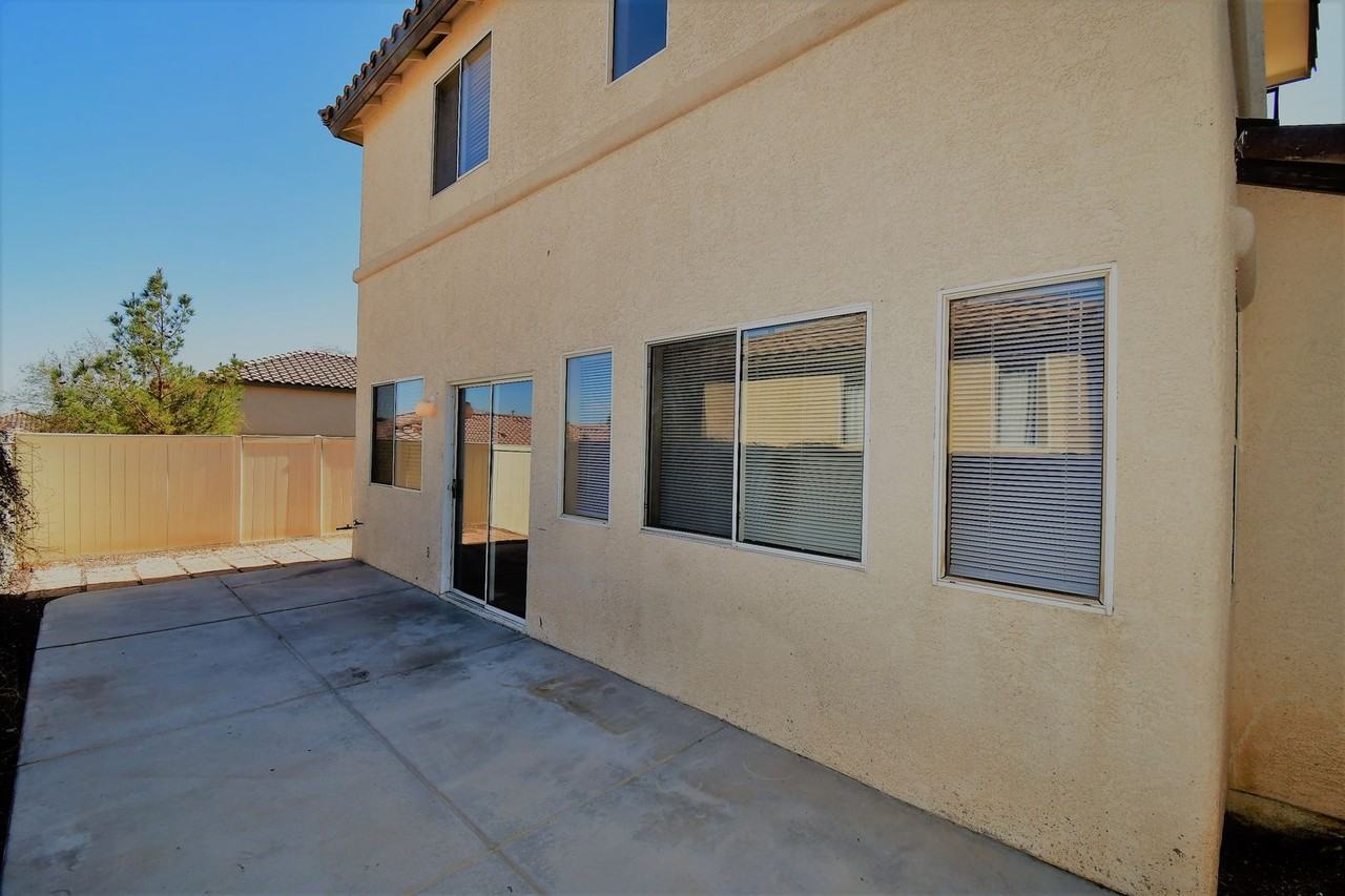 10461 Chrisman Ave - Photo 3 of 28