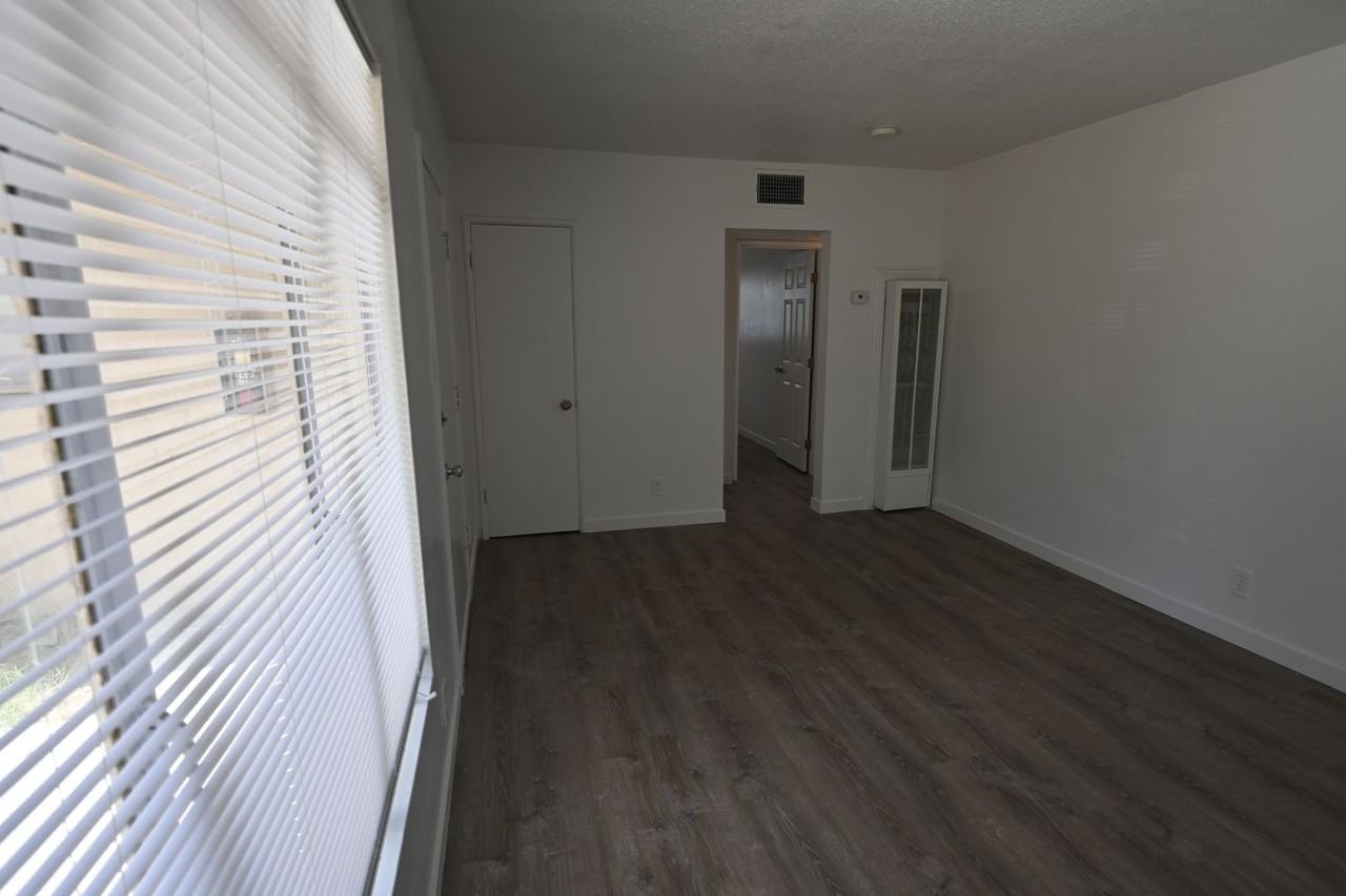 378 N 13th St - Photo 5 of 24