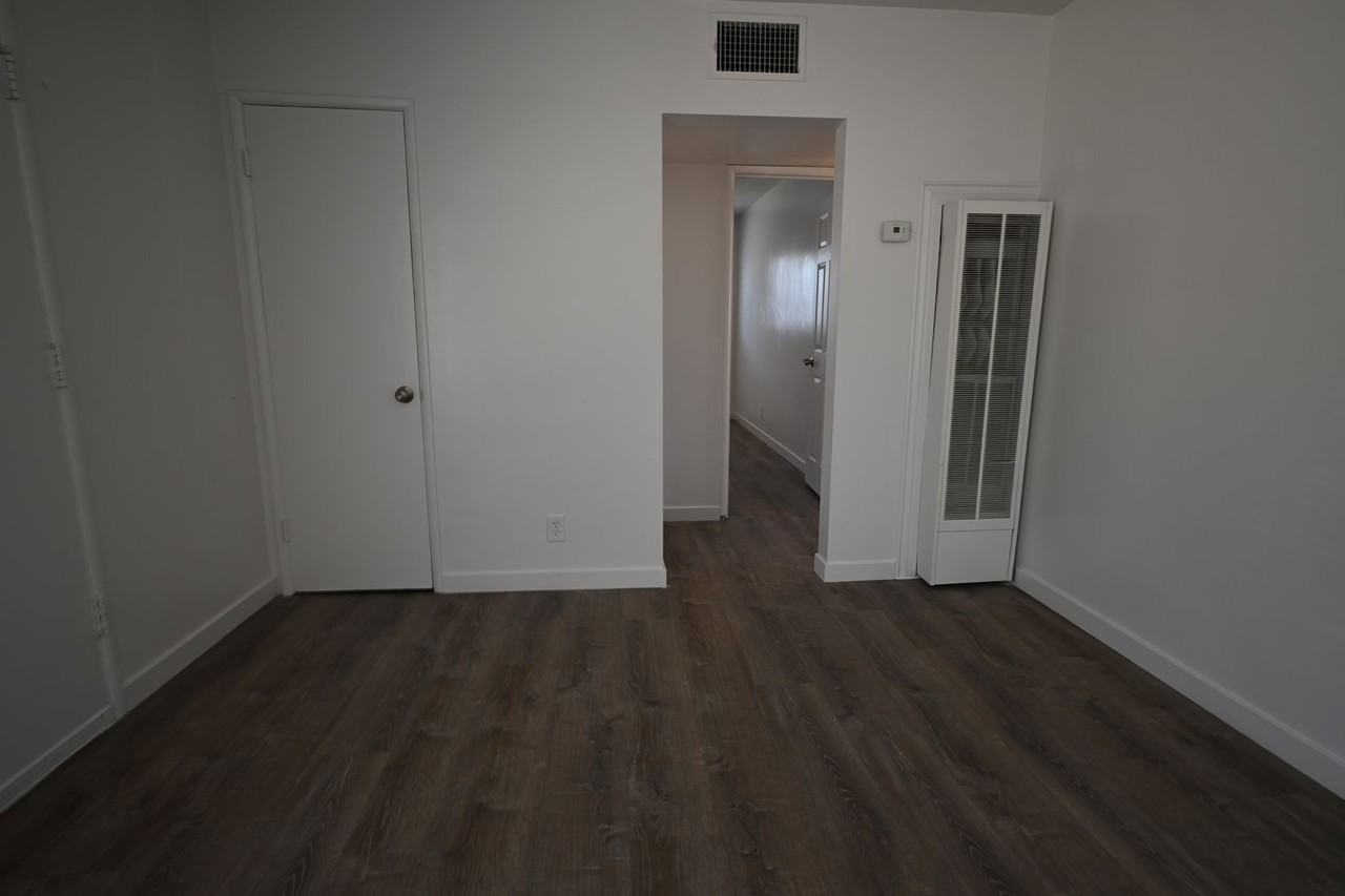 378 N 13th St - Photo 6 of 24