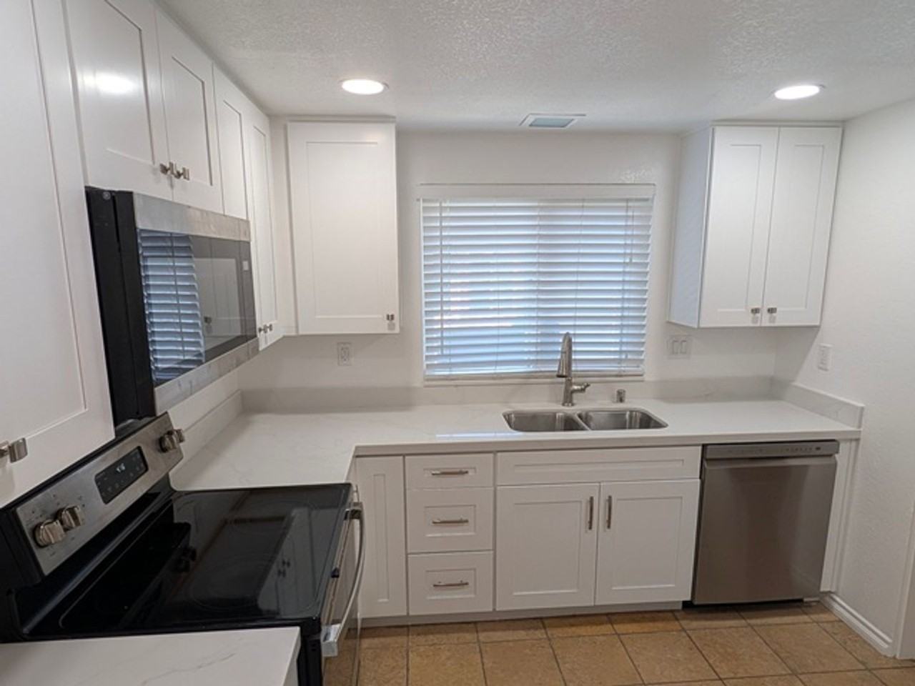 1481 Gustavo St #C - Photo 7 of 27