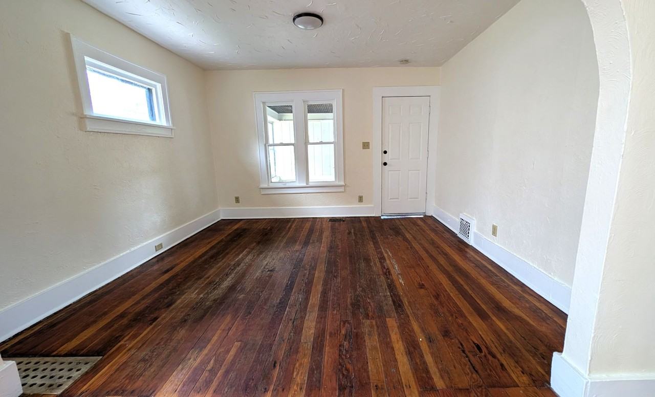 1868 Manz St - Photo 4 of 10