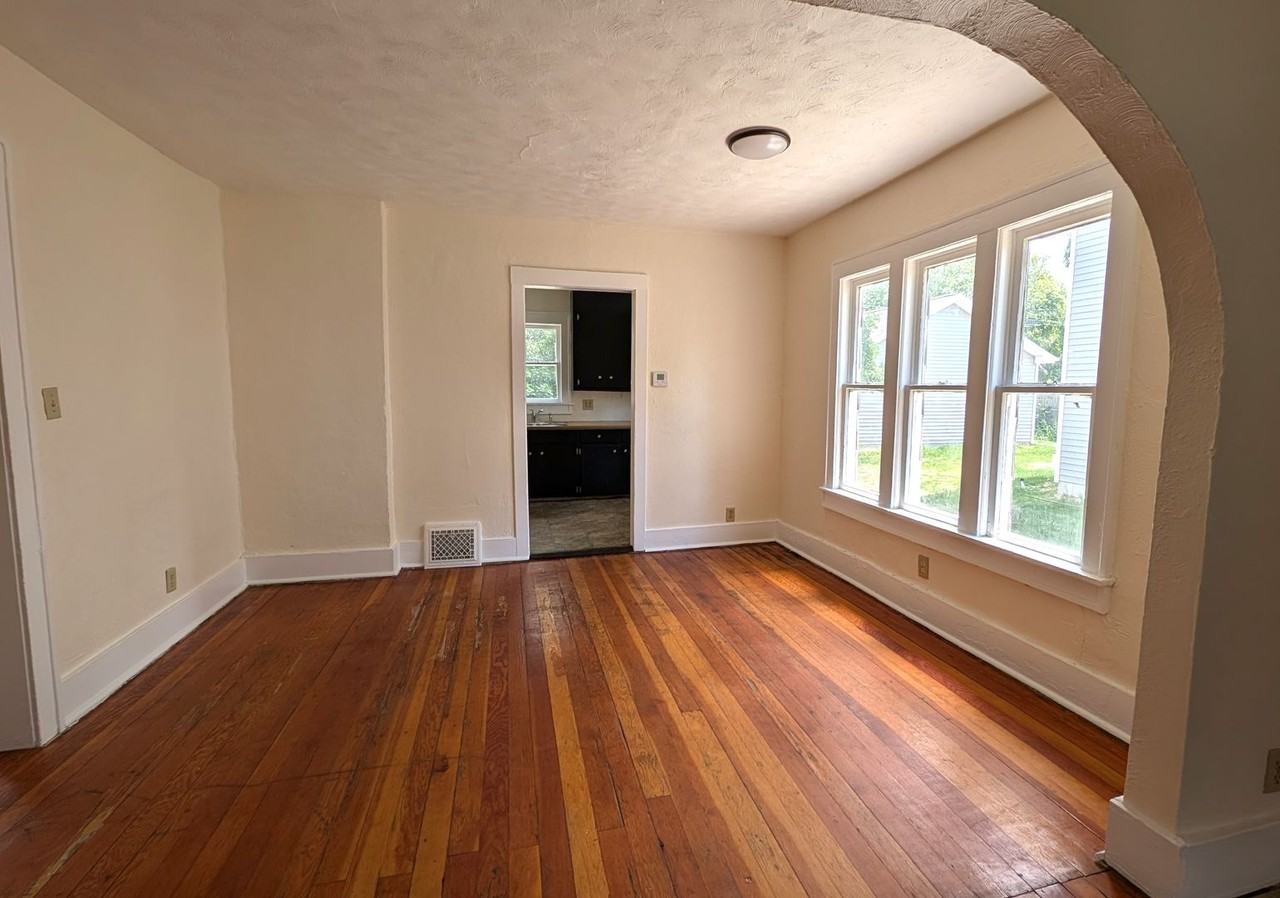1868 Manz St - Photo 5 of 10