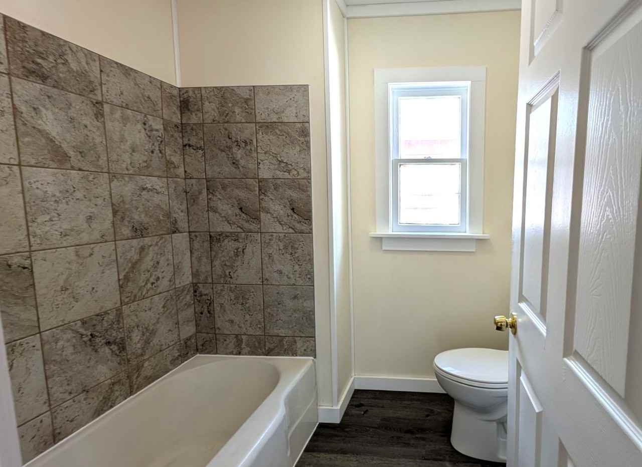 1868 Manz St - Photo 6 of 10