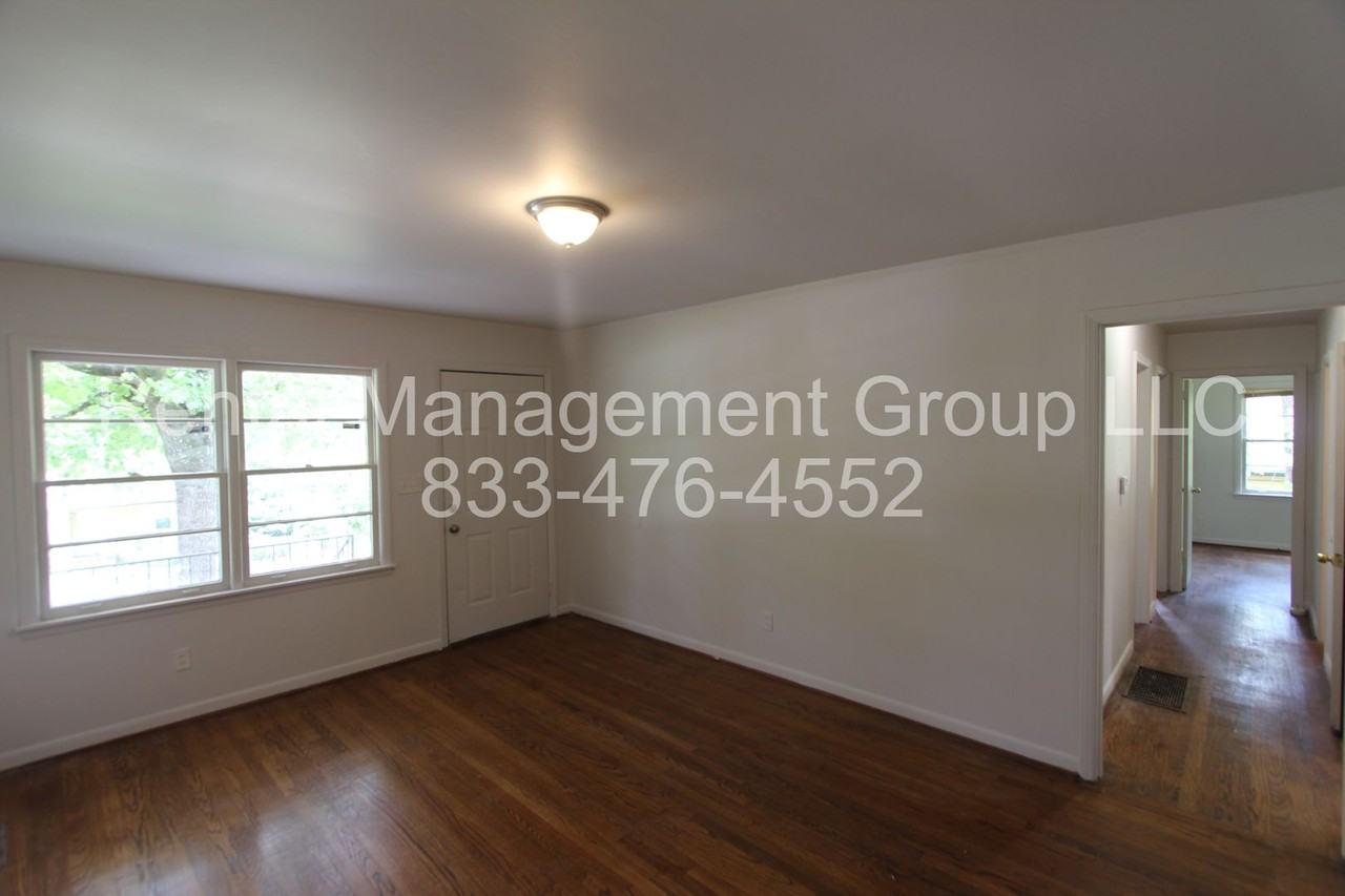 1345 Glenwood St Nw - Photo 3 of 16