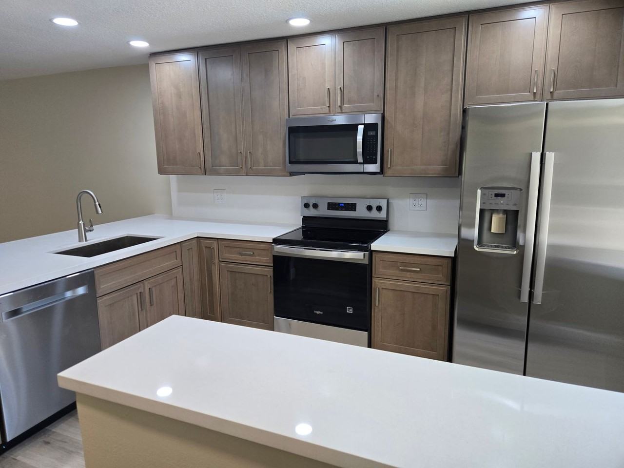 189 Seawind Dr - Photo 3 of 19