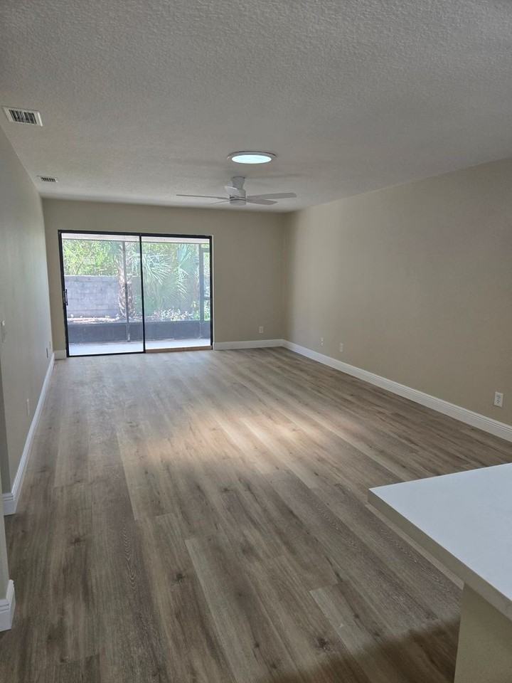 189 Seawind Dr - Photo 5 of 19