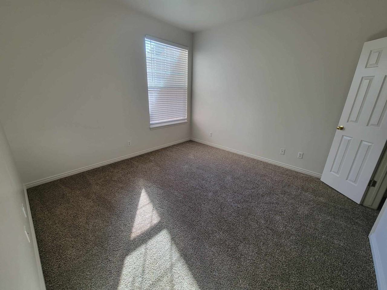 Cortland Ridge Apartments - Photo 6 of 18