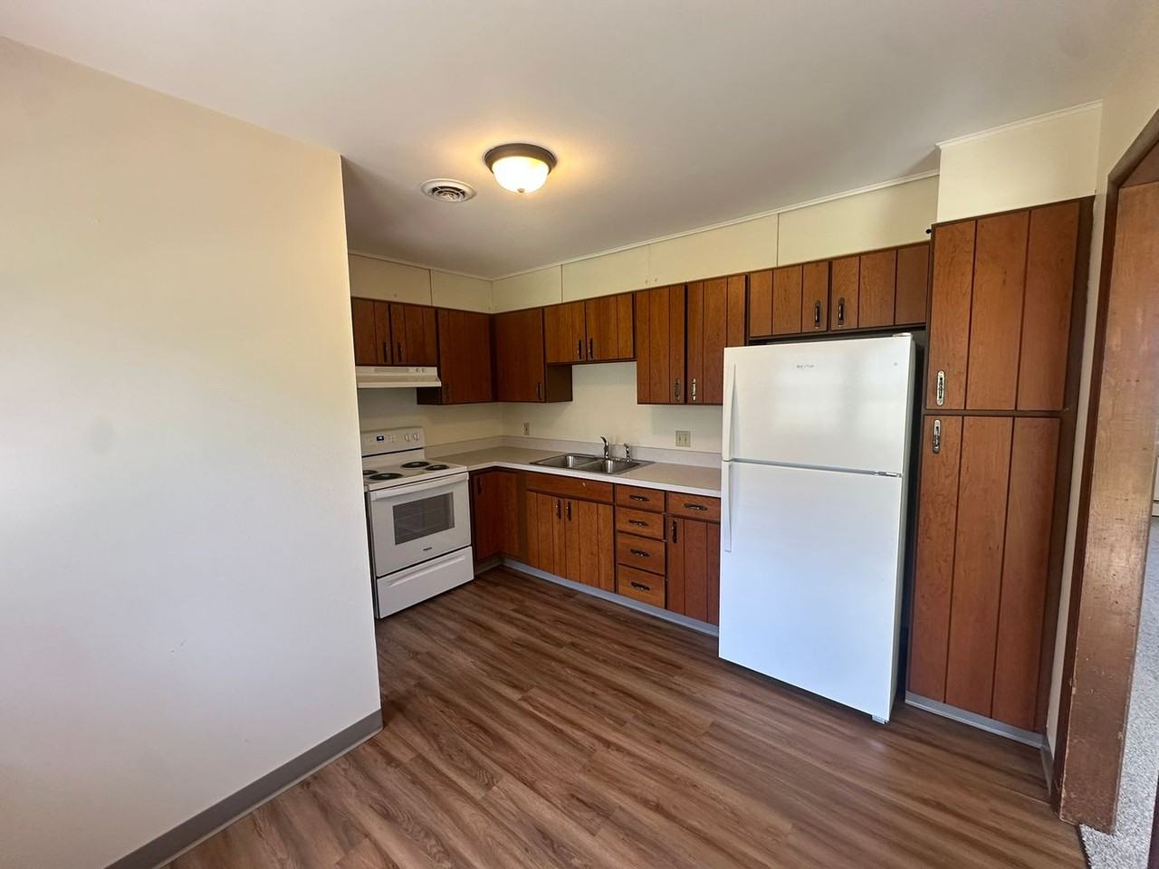 1906 Douglas Ave - Photo 7 of 15