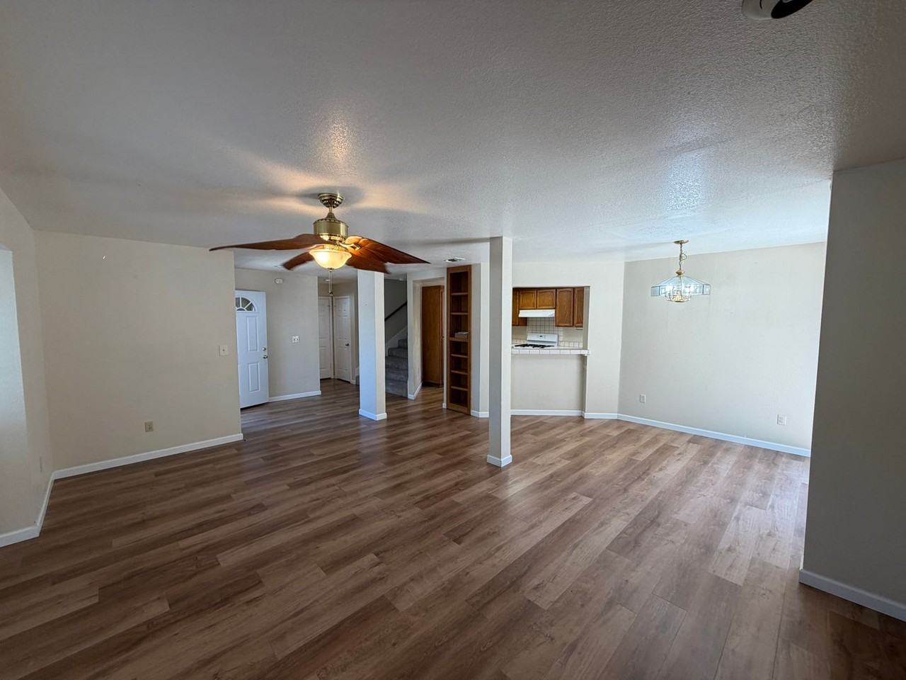 8801 Mohamed Cir - Photo 5 of 28