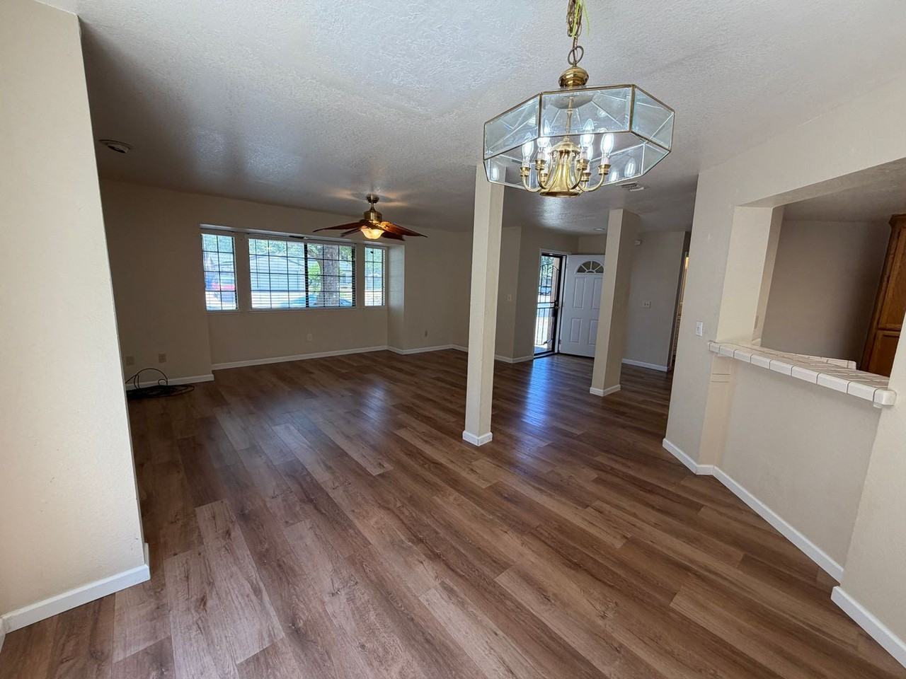 8801 Mohamed Cir - Photo 6 of 28