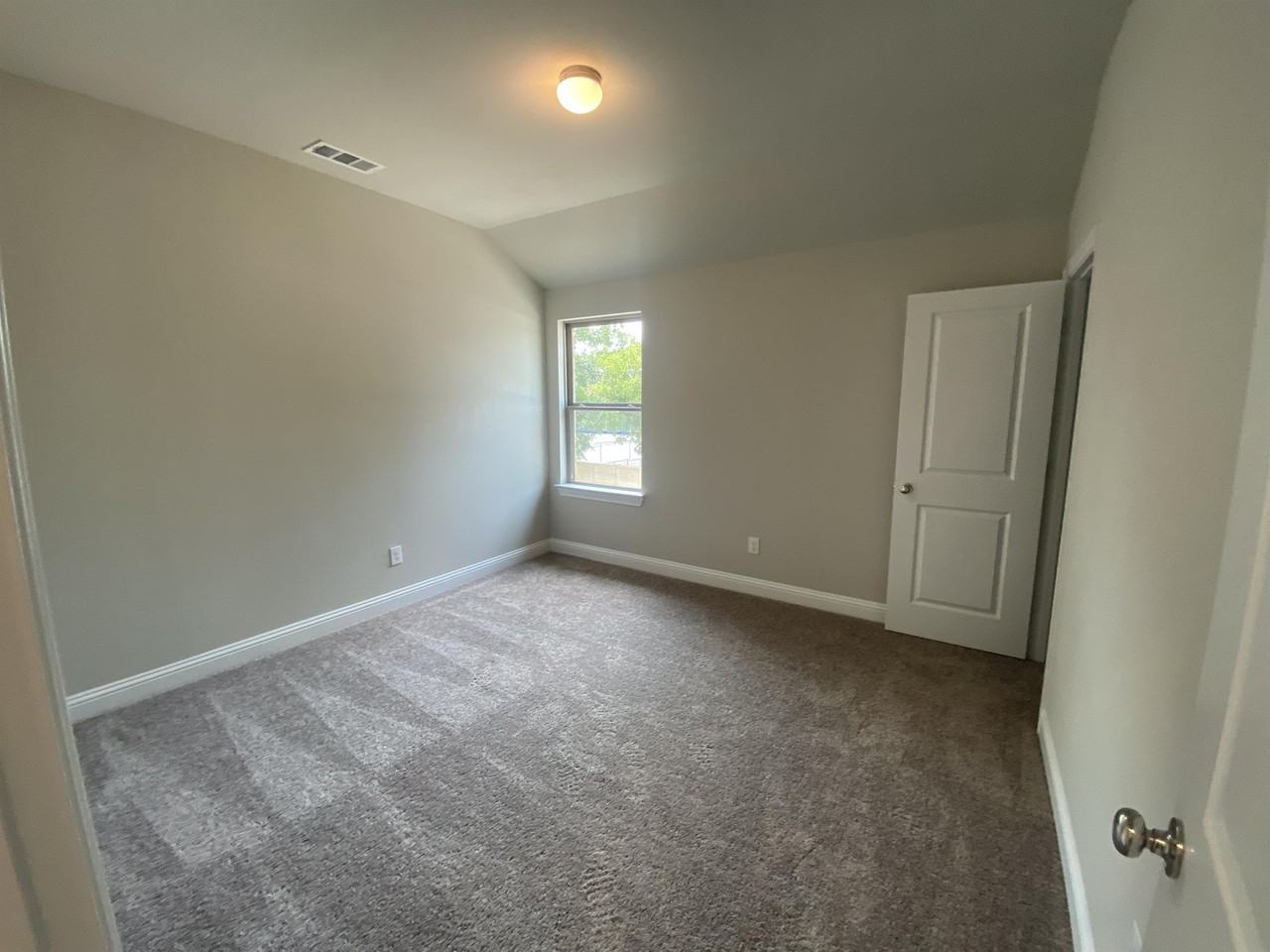 801 Ponds Edge Ln #0 - Photo 5 of 28