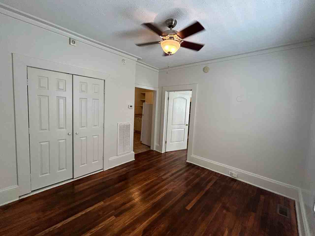 901 Sedgefield St - Photo 2 of 11
