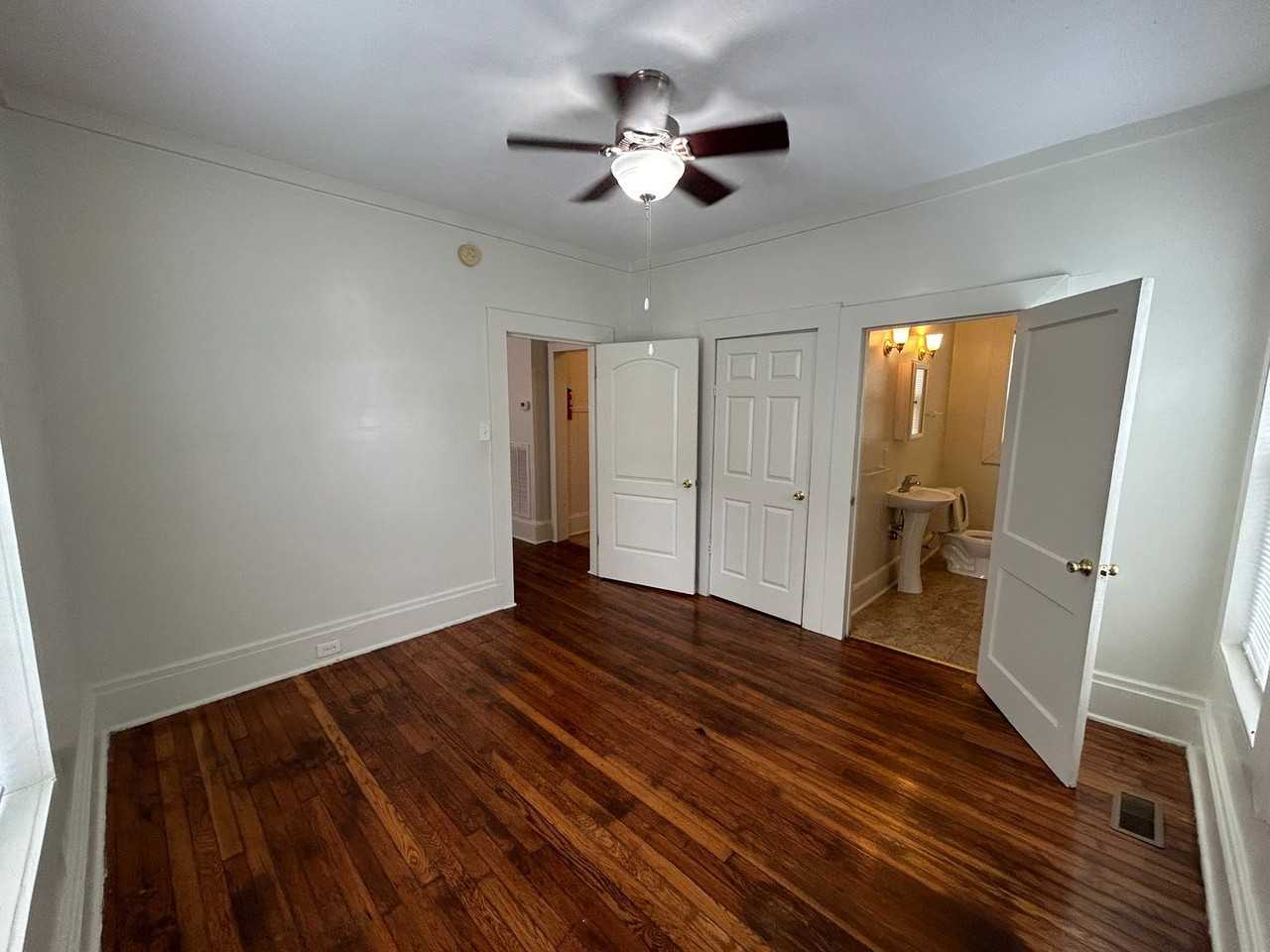 901 Sedgefield St - Photo 7 of 11