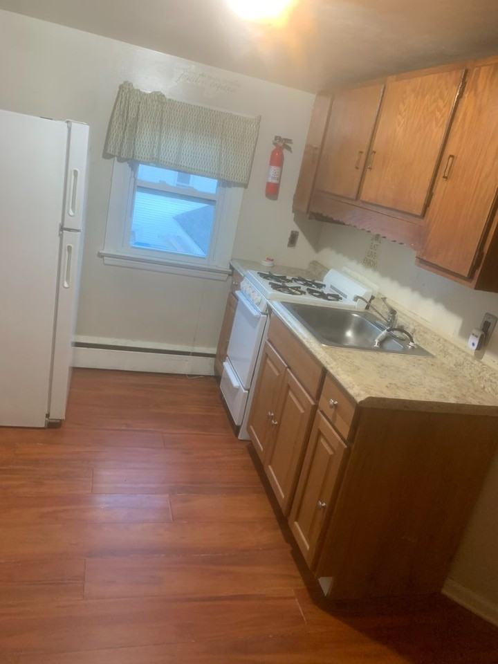 268 Weber Ave - Photo 4 of 14