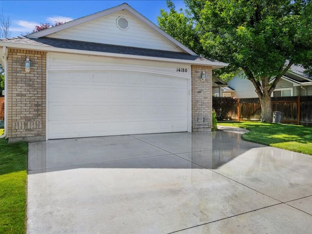 14180 W Chadford Dr - Photo 3 of 32