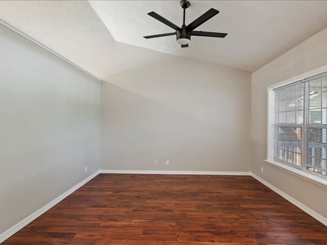 14180 W Chadford Dr - Photo 6 of 32