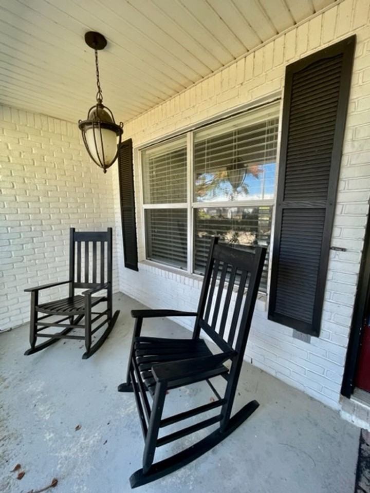 1315 Forest Shore Dr - Photo 2 of 40
