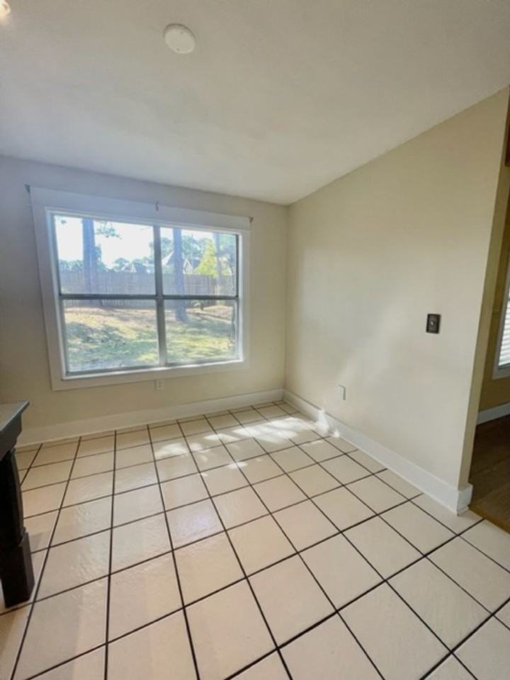 1315 Forest Shore Dr - Photo 6 of 40