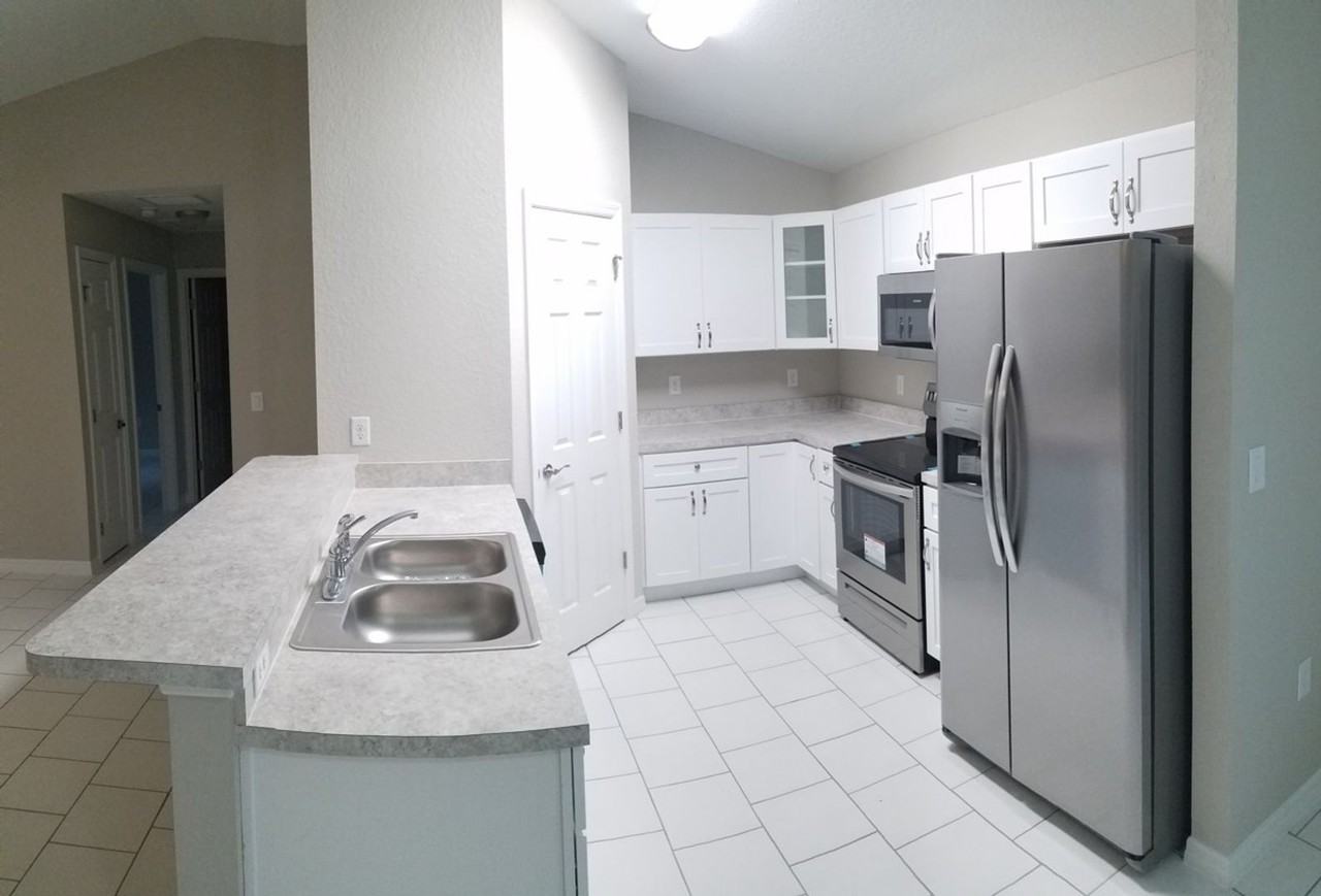 6344 Nw 63rd Ter - Photo 4 of 10