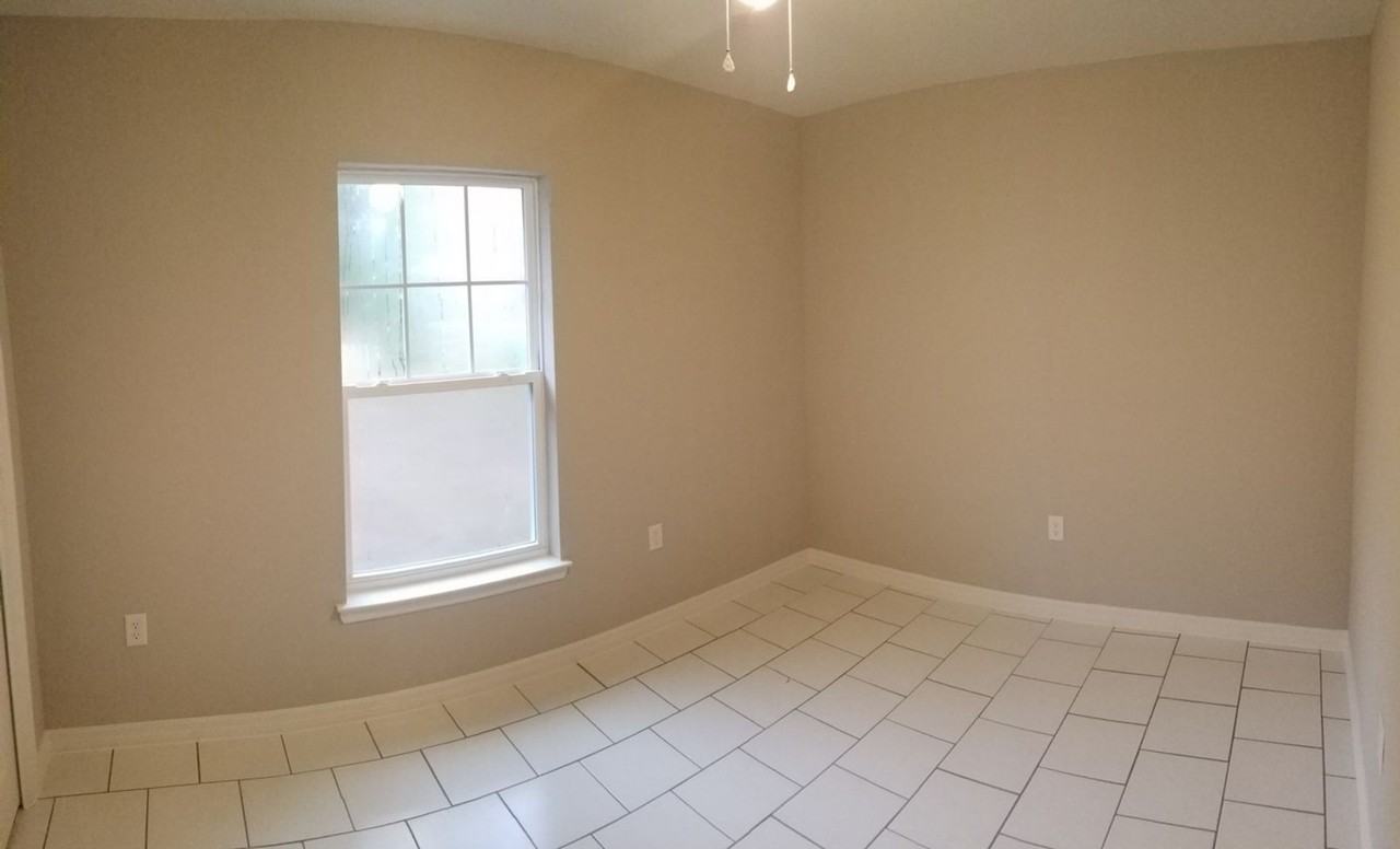 6344 Nw 63rd Ter - Photo 5 of 10