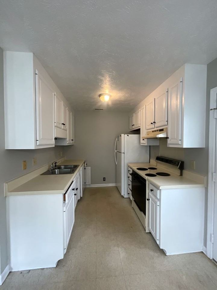 124 Brainerd Ave - Photo 3 of 7