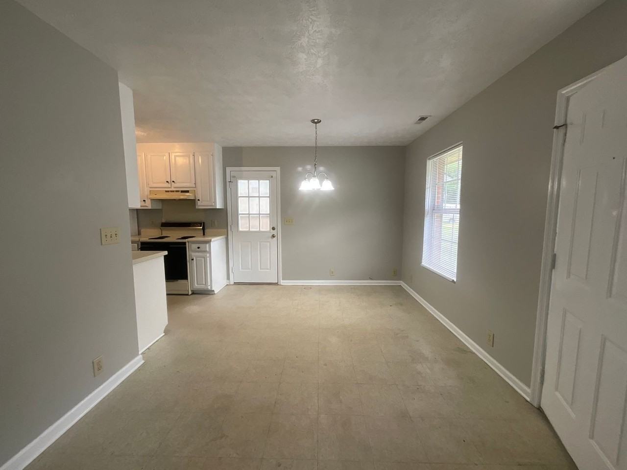 124 Brainerd Ave - Photo 5 of 7