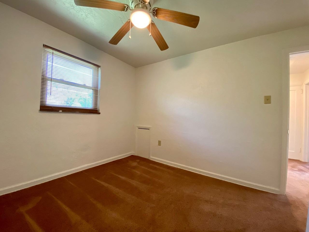 122 Parkwood Ln - Photo 4 of 18