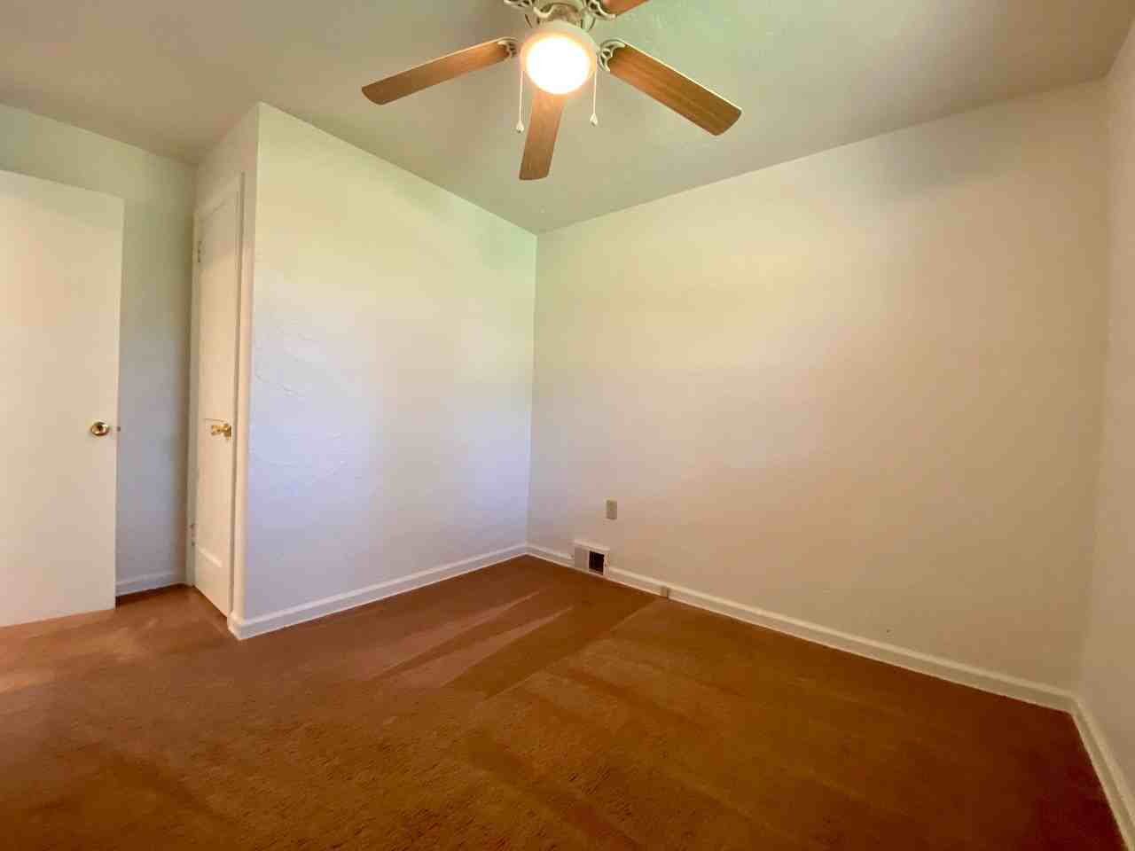 122 Parkwood Ln - Photo 5 of 18