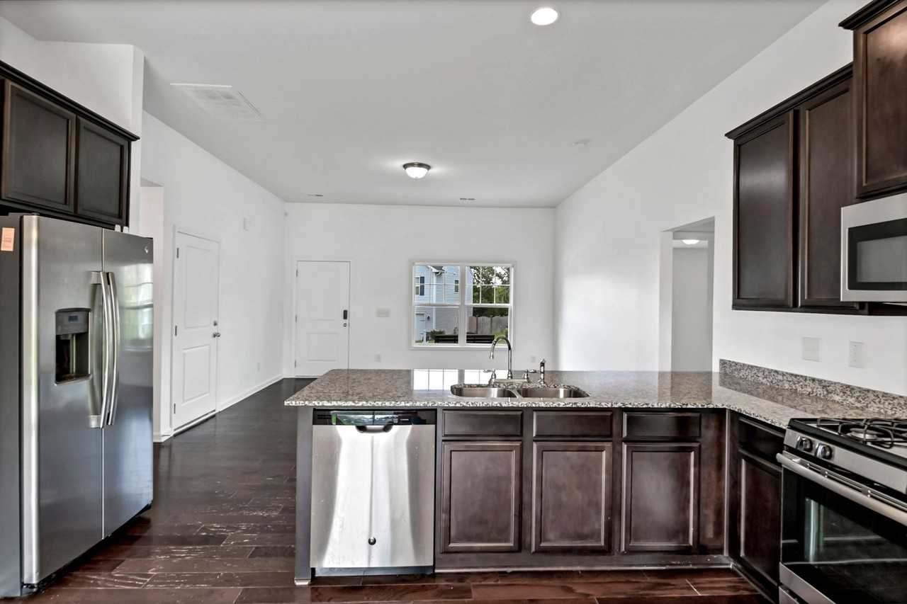 357 Finch Ln - Photo 6 of 18