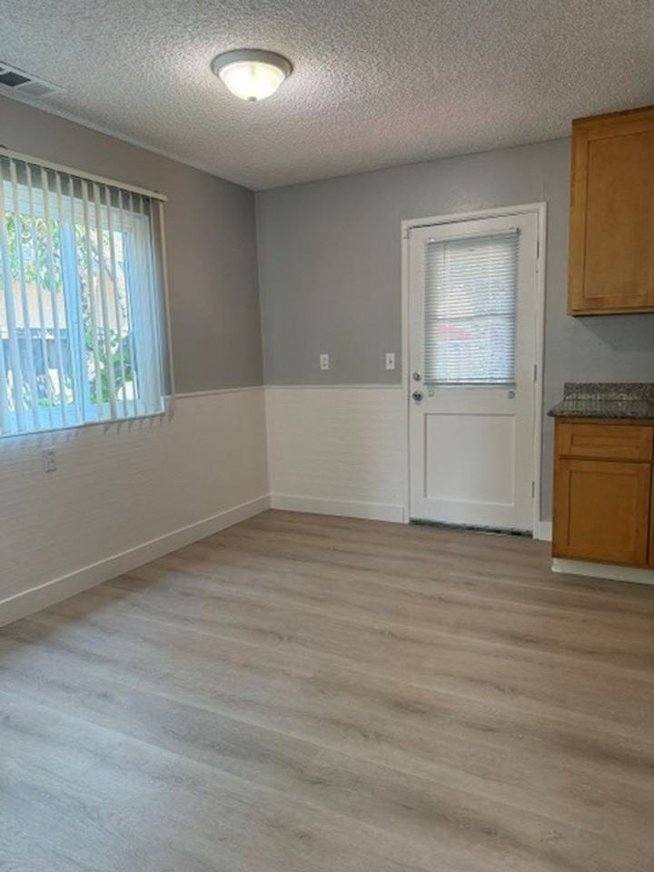 2615 Pendragon Ln - Photo 3 of 11