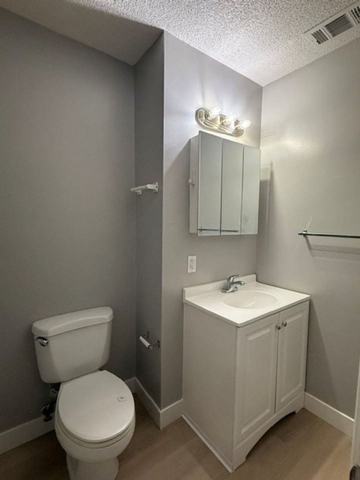 2615 Pendragon Ln - Photo 4 of 11