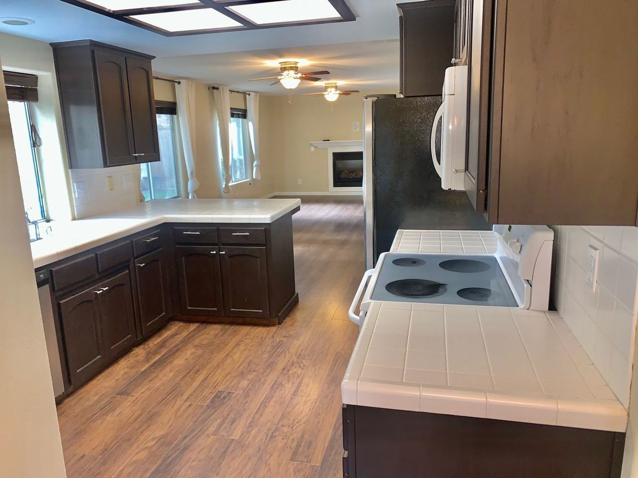 1023 E Freedom Ave - Photo 6 of 22