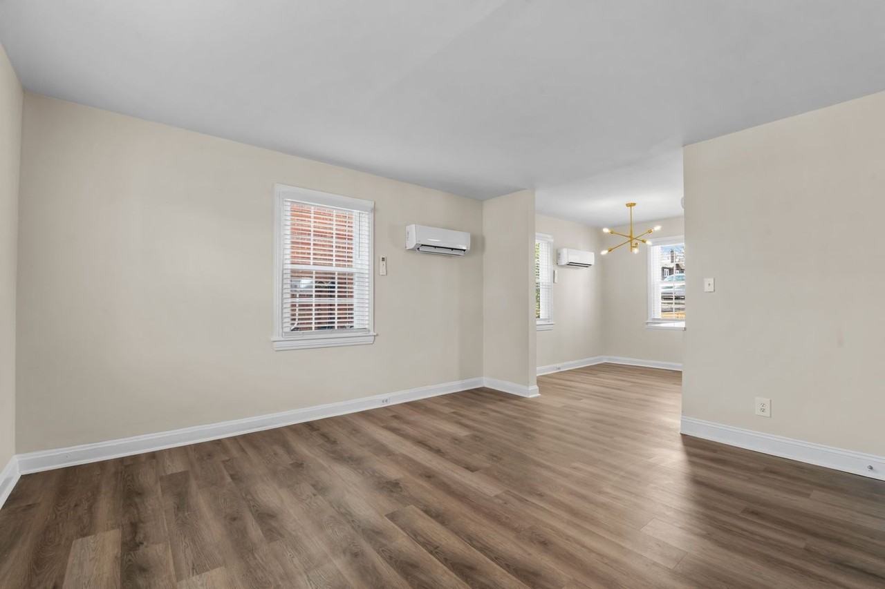 906 Clarendon St #A - Photo 4 of 18
