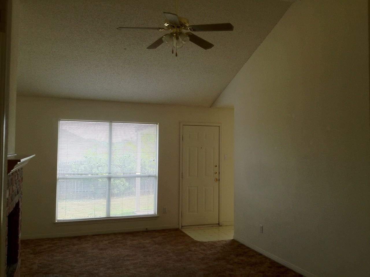 630 Park Place Dr - Photo 2 of 9